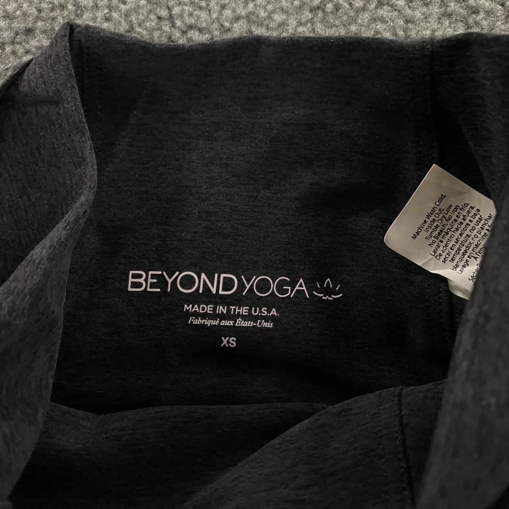 Beyond Yoga Set of 2 size XS Twist Through Leggings Worked Up Shorts NWT - Picture 15 of 16